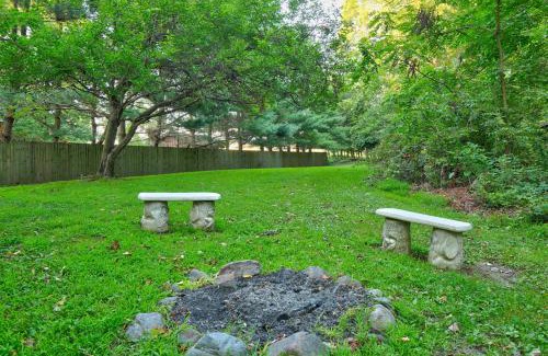 Millersburg House | Apple Blossom Cabin by Amish Country Lodging