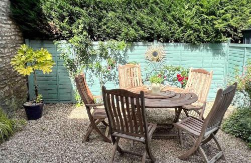 Frome House | Apple Cottage - Central Frome - Outdoor Space