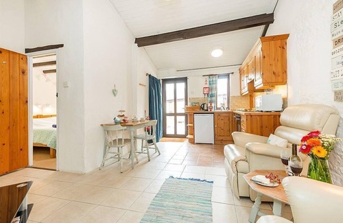 Whitchurch Canonicorum Cottage | Apple Cottage - with Log Burner, Indoor Pool & Spa Access, Alpacas, Nr Beach