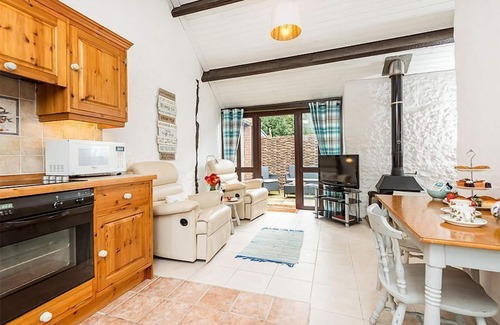 Whitchurch Canonicorum Cottage | Apple Cottage - with Log Burner, Indoor Pool & Spa Access, Alpacas, Nr Beach