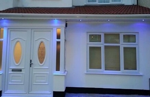 Queensbury House | Apple House Guesthouse Wembley