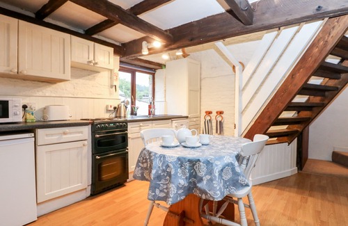 Lostwithiel Cottage | APPLE LOFT, pet friendly, country holiday cottage in Lostwithiel
