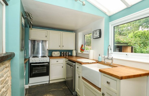 Branston Cottage | APPLE TREE COTTAGE, pet friendly, with open fire in Branston