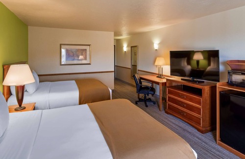 Petoskey Hotel | Apple Tree Inn, SureStay Collection by Best Western