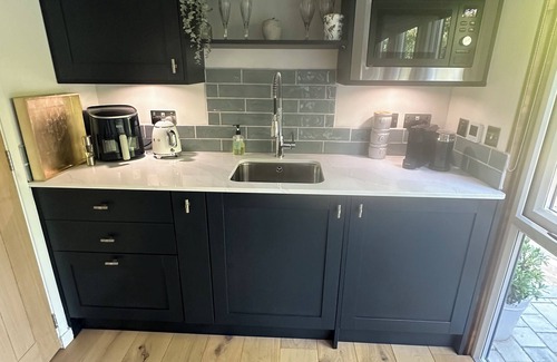 Taunton Apartment | Apple-tree lodge in secure gated garden
