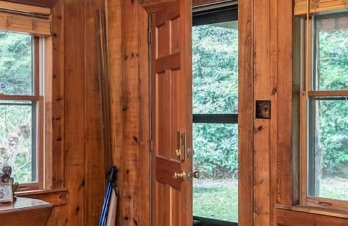 Hendersonville Cabin | Apple Valley Cabin; secluded, Hendersonville, private historic cabin with stream and more!