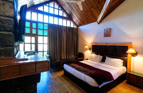 Mohal Hotel | Apple Valley Resort