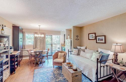 Lake Lure Hotel | Apple Valley Treetop Villa