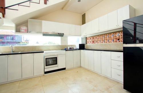 Banjar Semer Hotel | Apple Villa and Apartment