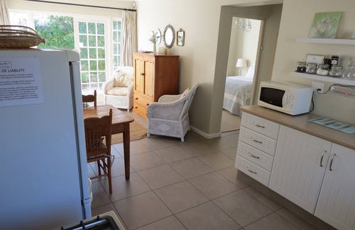 Grahamstown Hotel | AppleBee Guest Cottages