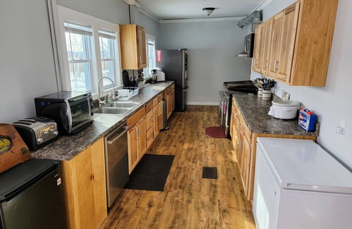 Jefferson House | Applebrook Historic New England Home with Mountain Views, 2 Acres, Must See!