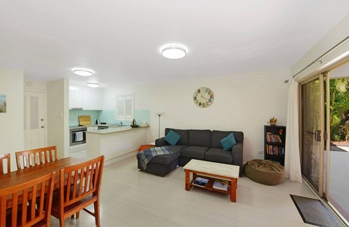 North Avoca House | Applecross House - 2 minutes to the beach