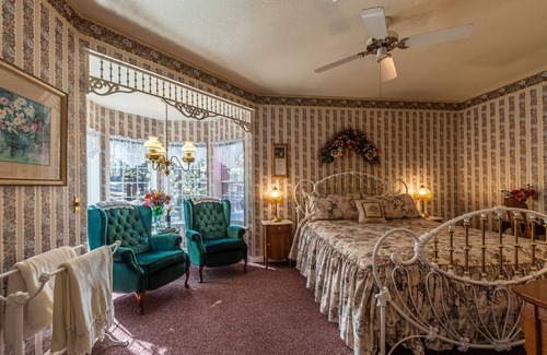 Big Bear Lake Bed & Breakfast | Apples Bed & Breakfast