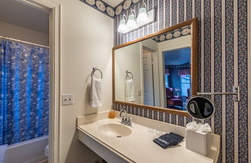 Big Bear Lake Bed & Breakfast | Apples Bed & Breakfast