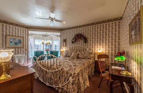 Big Bear Lake Bed & Breakfast | Apples Bed & Breakfast