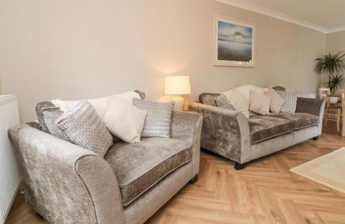 Westleigh House | Applestow