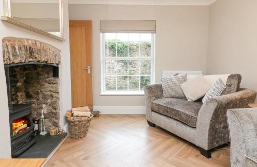 Westleigh House | Applestow