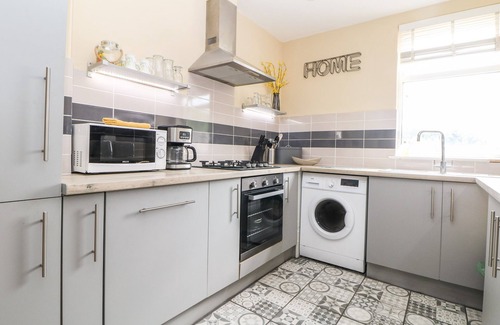 Ault Hucknall Cottage | APPLETREE COTTAGE, pet friendly, character holiday cottage in Clowne