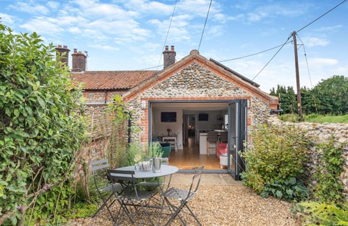 Holt House | Appletree Cottage