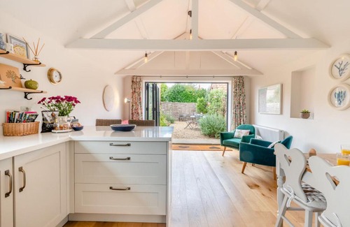 Holt House | Appletree Cottage