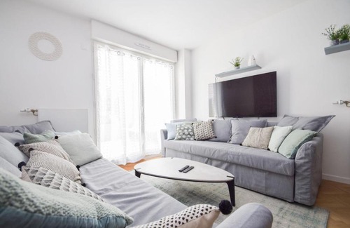 Rigollots Apartment | Appt 4 pers dans un immeuble neuf avec jardin WIFI direction Paris