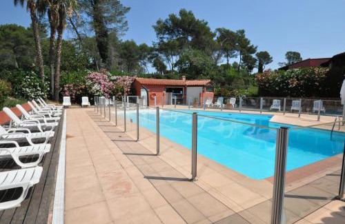 Mouans-Sartoux Apartment | Appt Studio avec Balcon Parking privé, Piscine, proche Golf St Donat