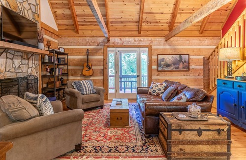 Seven Devils Cabin | Appy Pappy's - gorgeous cabin, hot tub, pool table, pets