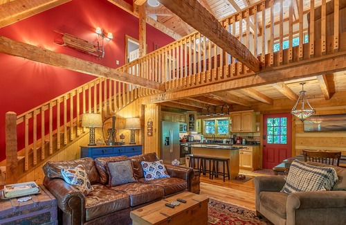 Seven Devils Cabin | Appy Pappy's - gorgeous cabin, hot tub, pool table, pets