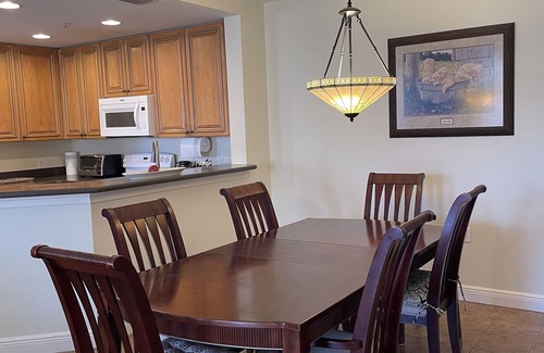 Pelican Condo | Apr - Nov 40% discounted. Luxury gated condo Porto Vista, Cape Coral