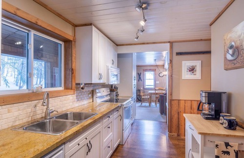 Eagle Lake Ski Chalet | *Apres Chalet*- Ski, Bike or Hike in & out