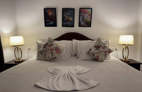 Morjim Hotel | Apricot Inn