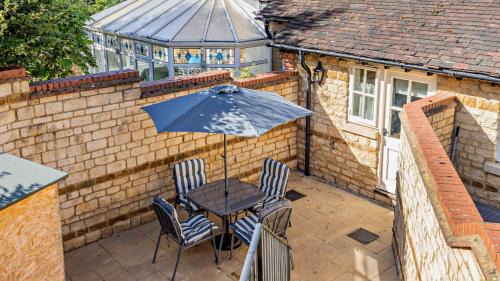 Blisworth House | April Cottage - Blisworth