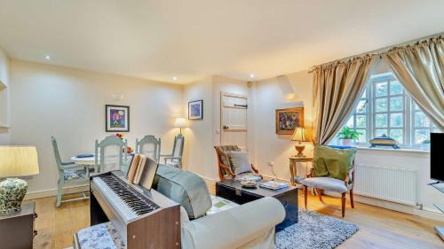 Blisworth House | April Cottage - Blisworth