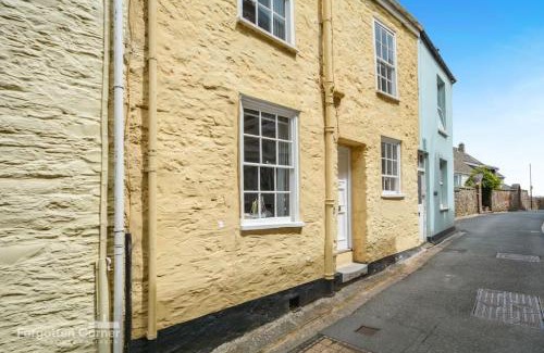 Kingsand House | April Cottage, Cawsand - Beach front