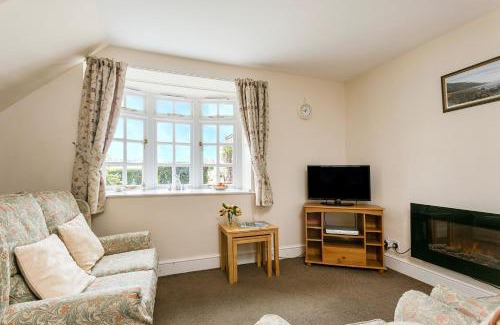 Minehead House | April Cottage