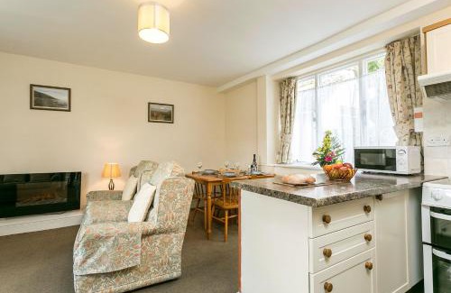 Minehead House | April Cottage