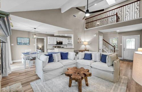 April Sound House | April Cove