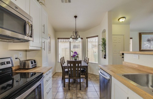 Canyon Trails House | APRIL FLASH SALE ! Private Pool Oasis, South Facing Corner Lot, Remodeled Home.