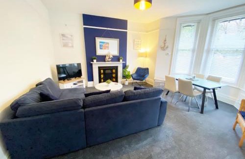 Westbourne Apartment | April Lodge Sail Away- 1Bed apartment close to the beach-Parking-Couples-Professionals-Contractors