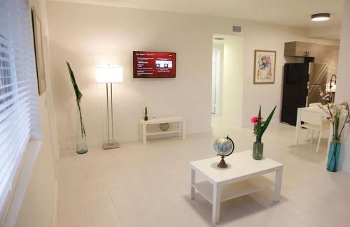 Seybold Apartment | Apt 5 Miami Designer Apartment in the Upper East-Side