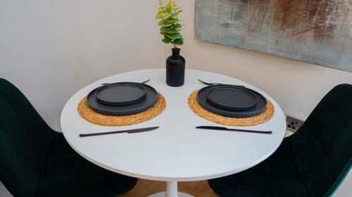 Leeds Apartment | Apt 69 - Stylish City Centre 1-BR Urban Hideaway
