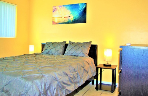 Logan Heights Apartment | Apt #7, 2 bedroom / 1 bathroom, 8 min to Downtown!