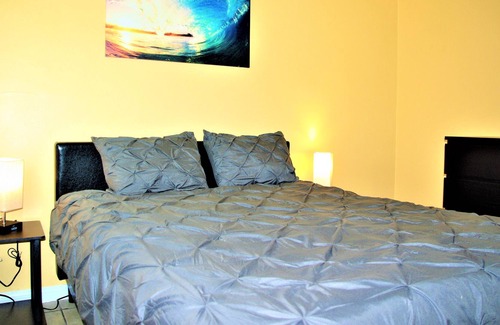 Logan Heights Apartment | Apt #7, 2 bedroom / 1 bathroom, 8 min to Downtown!