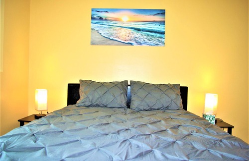Logan Heights Apartment | Apt #7, 2 bedroom /1 bathroom, 8 min to Downtown!