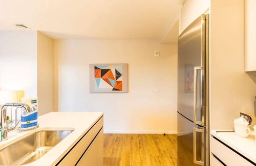Seaport District Apartment | Apt In Downtown Seaport with Pool and Gym