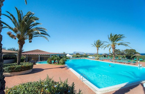 San Teodoro Apartment | Apt. Liscia 2A with shared Swimming Pool