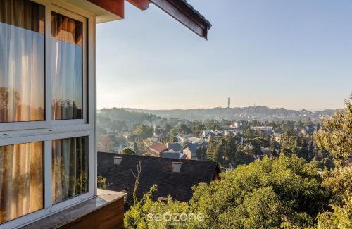 Tres Pinheiros Apartment | Apt w/BBQ, 3 bedr, 700 m from Lago Negro ALT0402
