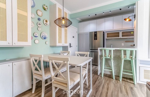 Ingleses Centro Apartment | Apt w/Gourmet Balcony 800m From the Beach Cbe0201