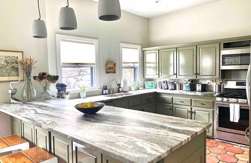 Crestline Heights Apartment | Apt2 Edenbrae - Walkable Southern Gothic Mansion