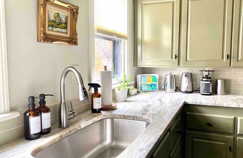 Crestline Heights Apartment | Apt2 Edenbrae - Walkable Southern Gothic Mansion